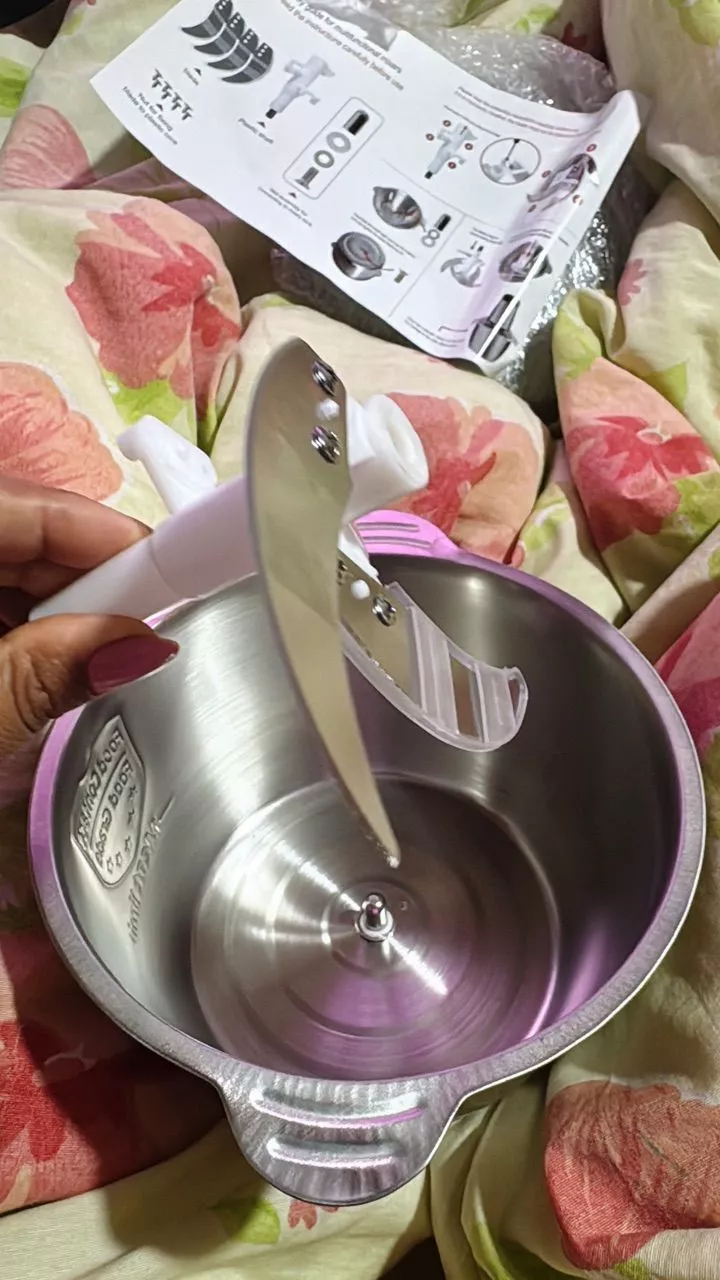 Foto de avaliação de Aline C. usando o multiprocessador elétrico